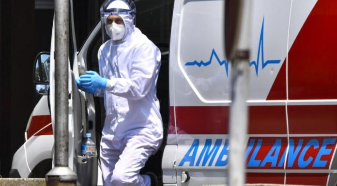 Zvogëlohet virulenca e koronavirusit, por presioni ndaj spitaleve ende është i madh