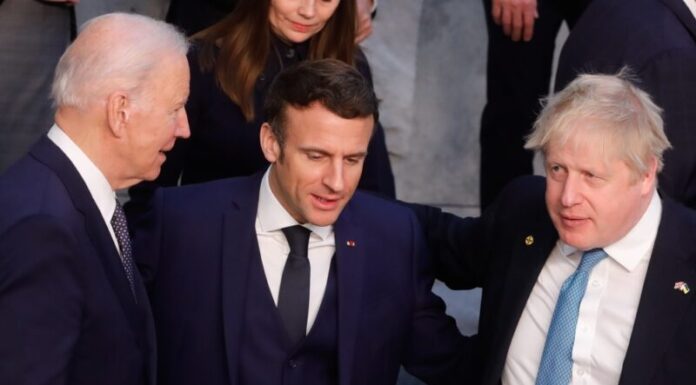 SHBA dhe Evropa duhet të ndalojnë së lavdëruari veten!