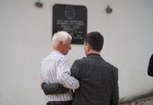 Bëhet asfaltimi i rrugës Drenovec-Xhermë