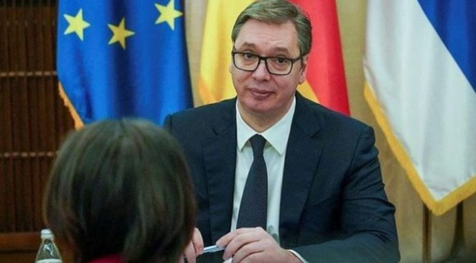 Bruksel apo Moskë? Tani Vuçiç duhet të vendosë