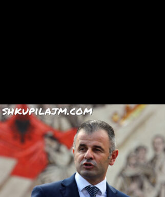 Dhuratë e veçantë për kryetarin Visar Ganiu nga FC Shkupi (FOTO)