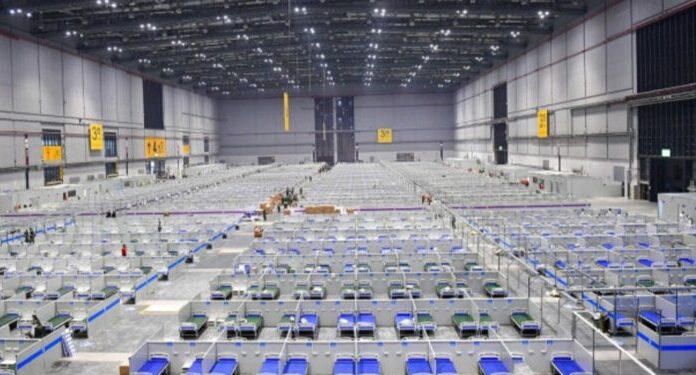 Valë masive infektimesh, hapet spitali i përkohshëm me 50 mijë shtretër në Shangai