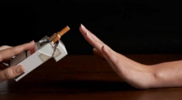 A bën që mos ta lejoj mysafirin të pijë cigare në shtëpine time?