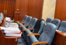 Kuvendi i Maqedonisë së Veriut i kthehet normalitetit, largohen protokollet antikovid