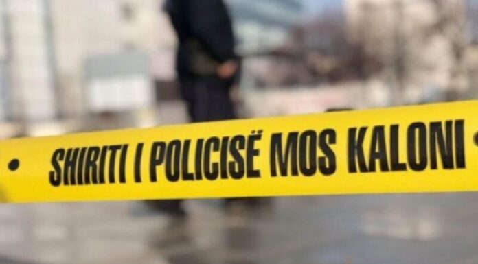 Vdekje e dyshimtë në Prishtinë, gjendet një pistoletë dhe…