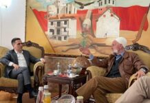 Kasami në kullën e Jasharajve, uron Bajramin bashkë me Rifat Jasharin