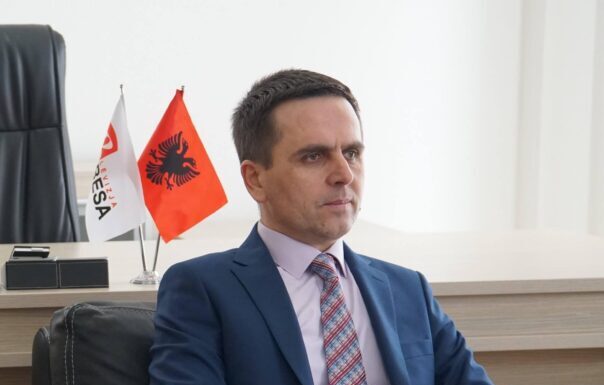 Bilall Kasami rrit pagat e administrates komunale