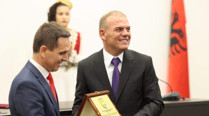 Shpallja qytetar nderi të Tetovës – Rifat Jashari