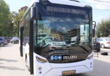 Për herë të parë në Tetovë promovohet autobusi elektrik, Kasami: Po punojmë që këta autobus në të ardhmen të qarkullojnë në Tetovë
