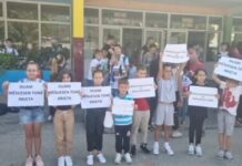 Mësuesja shuplakë mediave dhe ministrit Shaqiri shkarkimi im nuk është politikisht